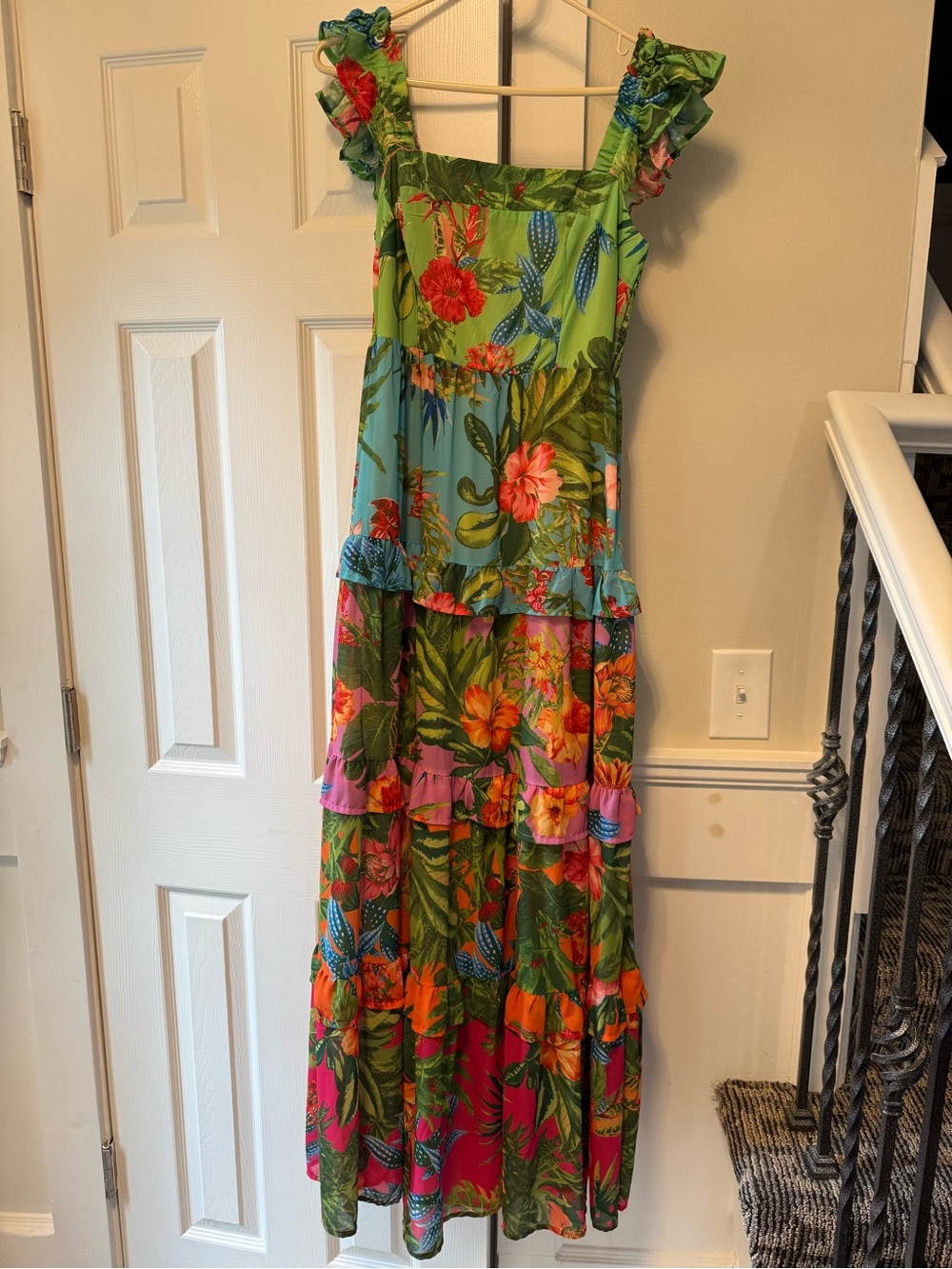 Avara Women’s Medium Tropical Floral Tiered Maxi Dress EC1